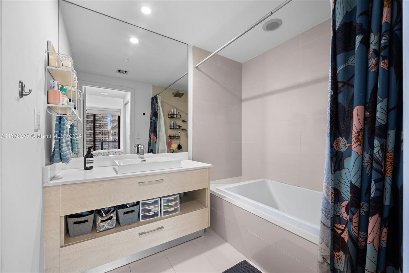 55 SW 9th St #2305, Miami FL 33130