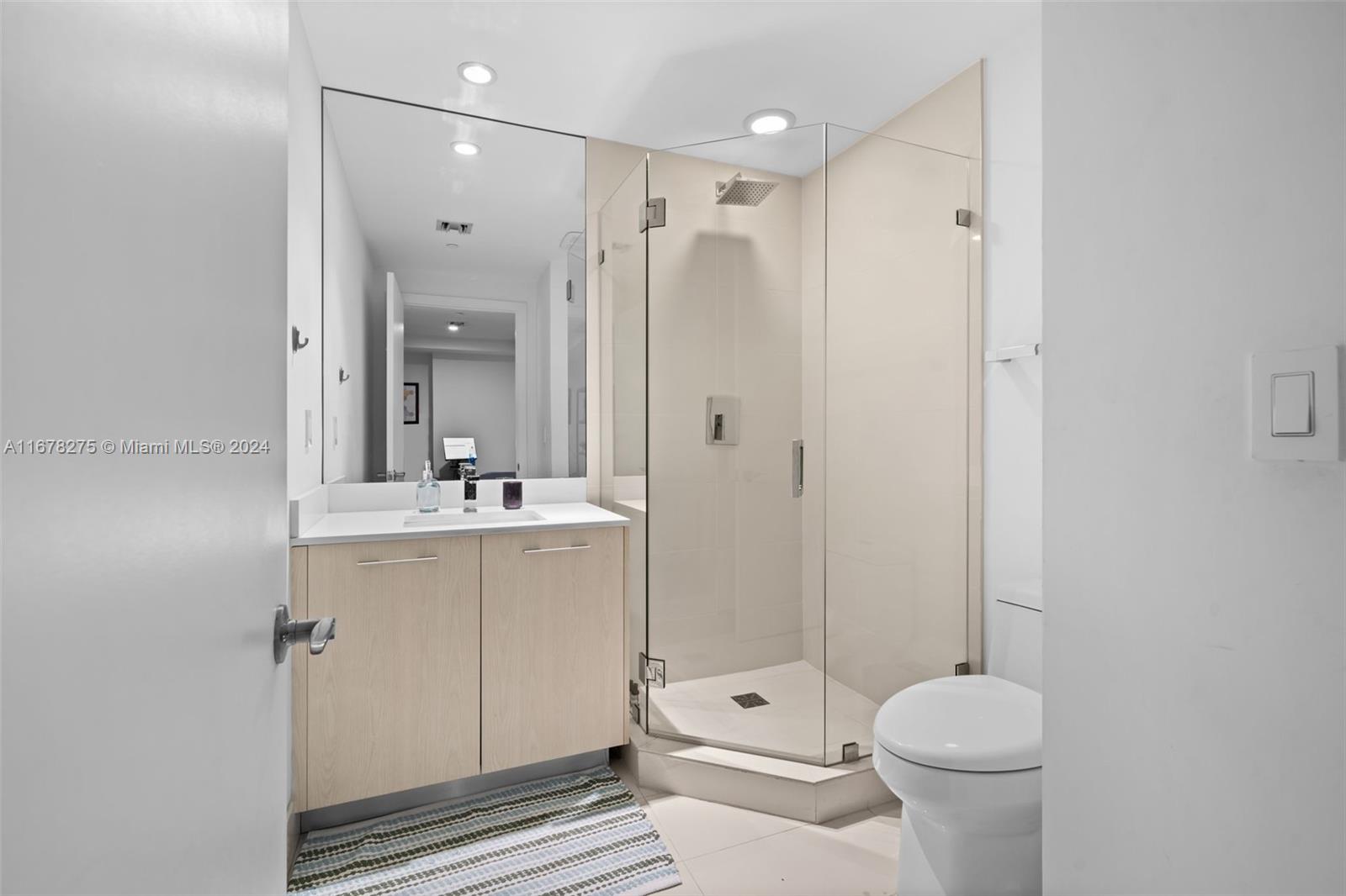 55 SW 9th St #2305, Miami FL 33130