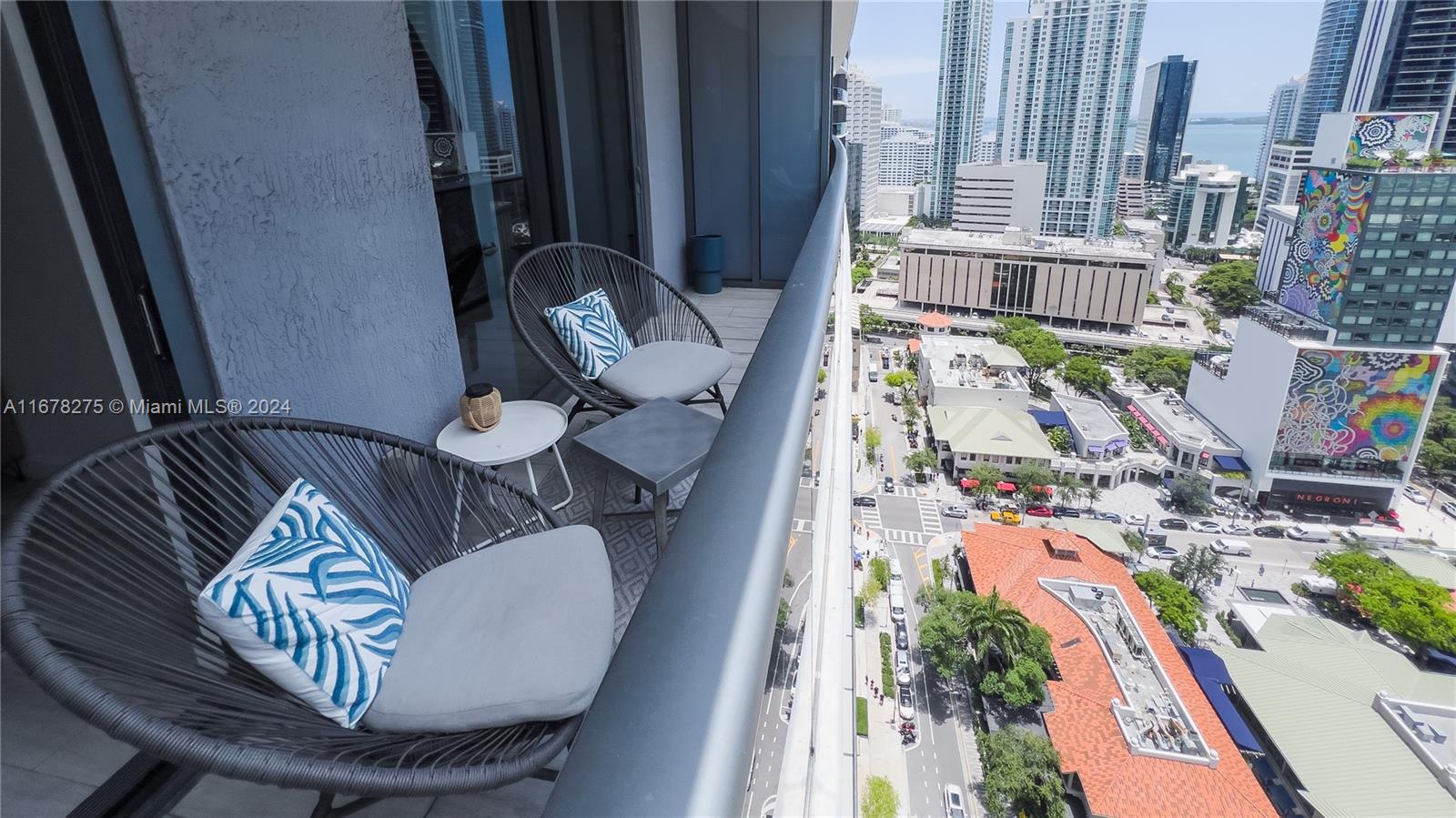55 SW 9th St #2305, Miami FL 33130
