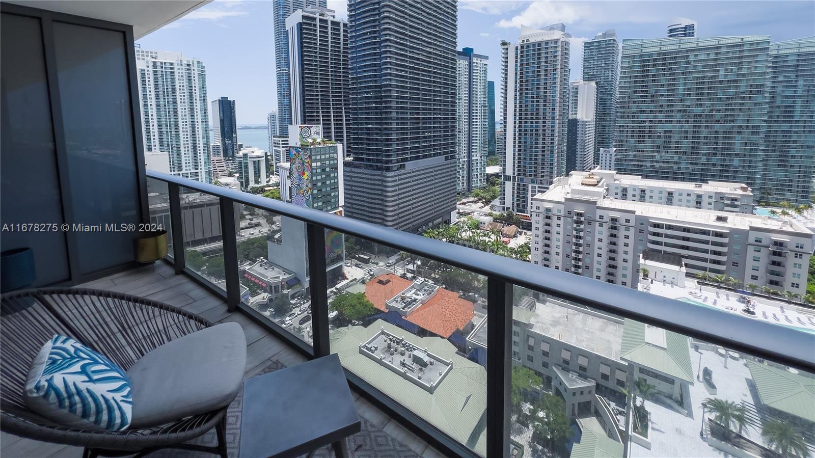 55 SW 9th St #2305, Miami FL 33130