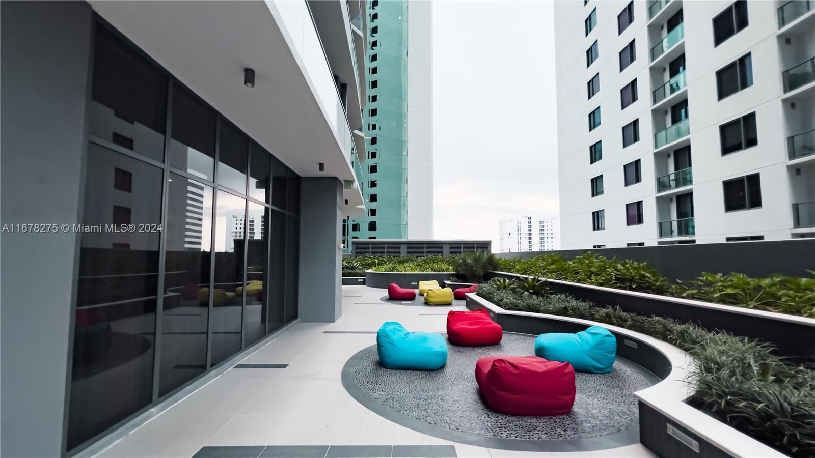 55 SW 9th St #2305, Miami FL 33130