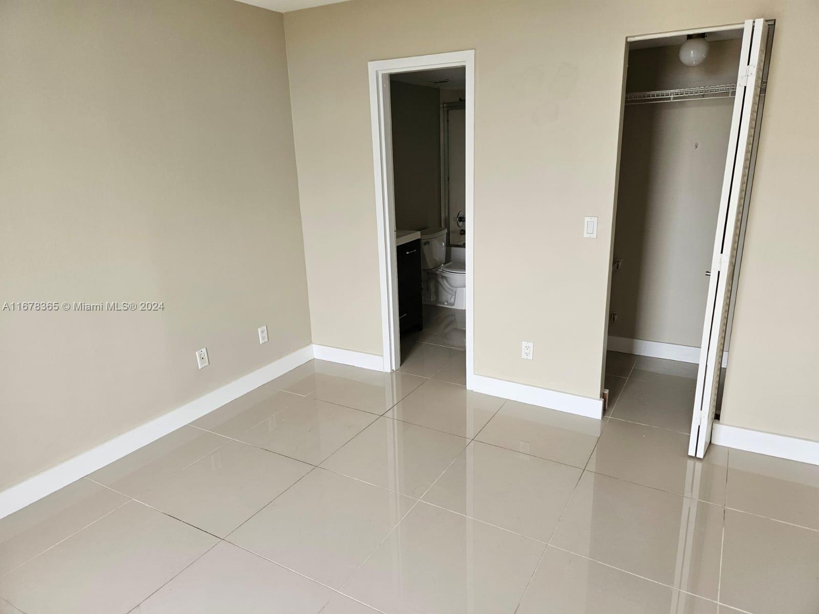 13499 Biscayne Blvd #805, North Miami, Florida image 22