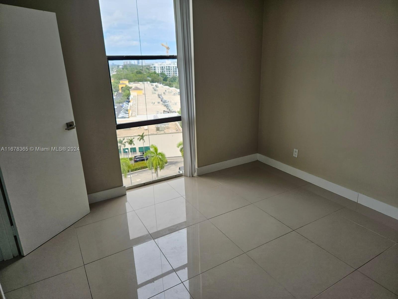 13499 Biscayne Blvd #805, North Miami, Florida image 25