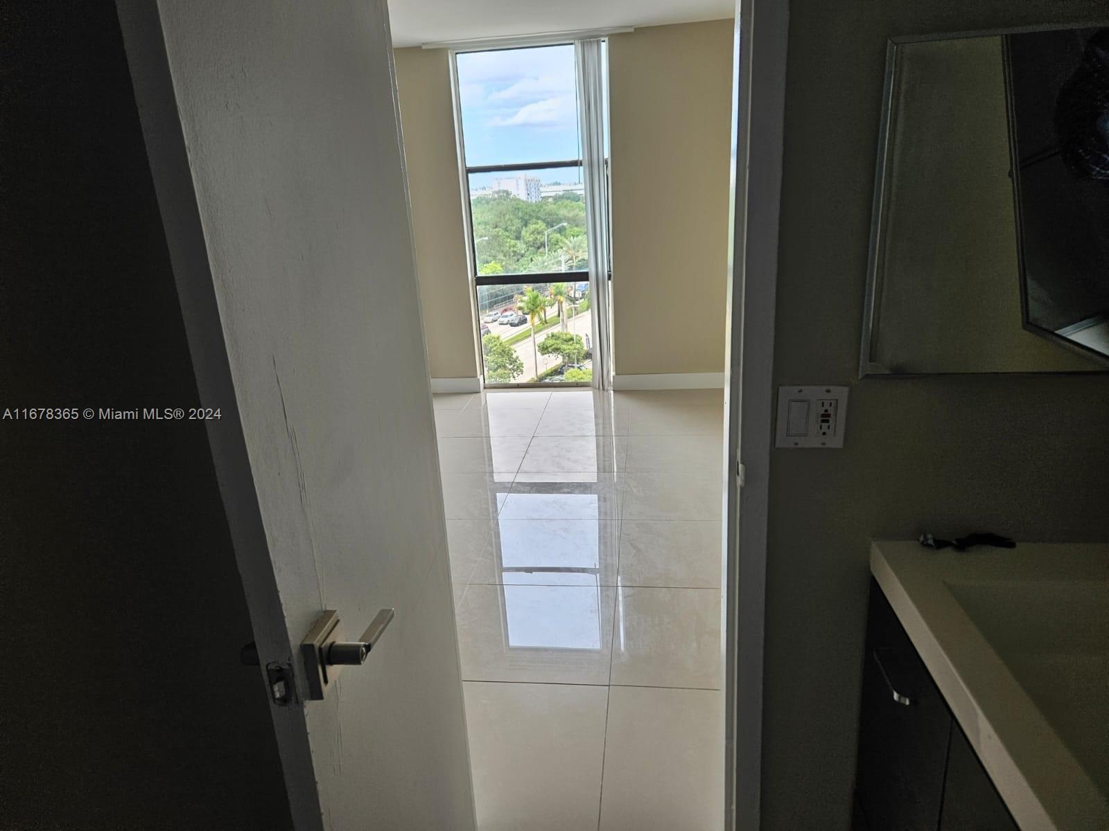 13499 Biscayne Blvd #805, North Miami, Florida image 31