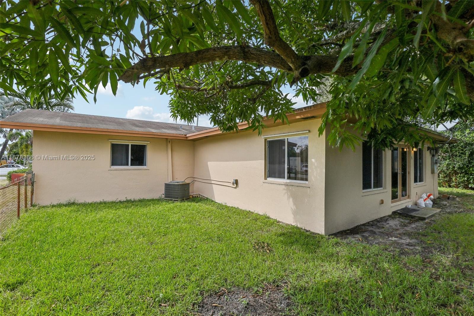 550 NW 35th Ter, Lauderhill, Florida image 35