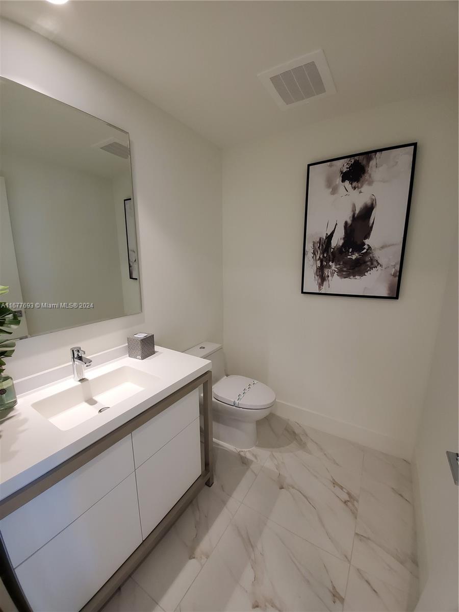 2000 Metropica Way #305, Sunrise, Florida image 6