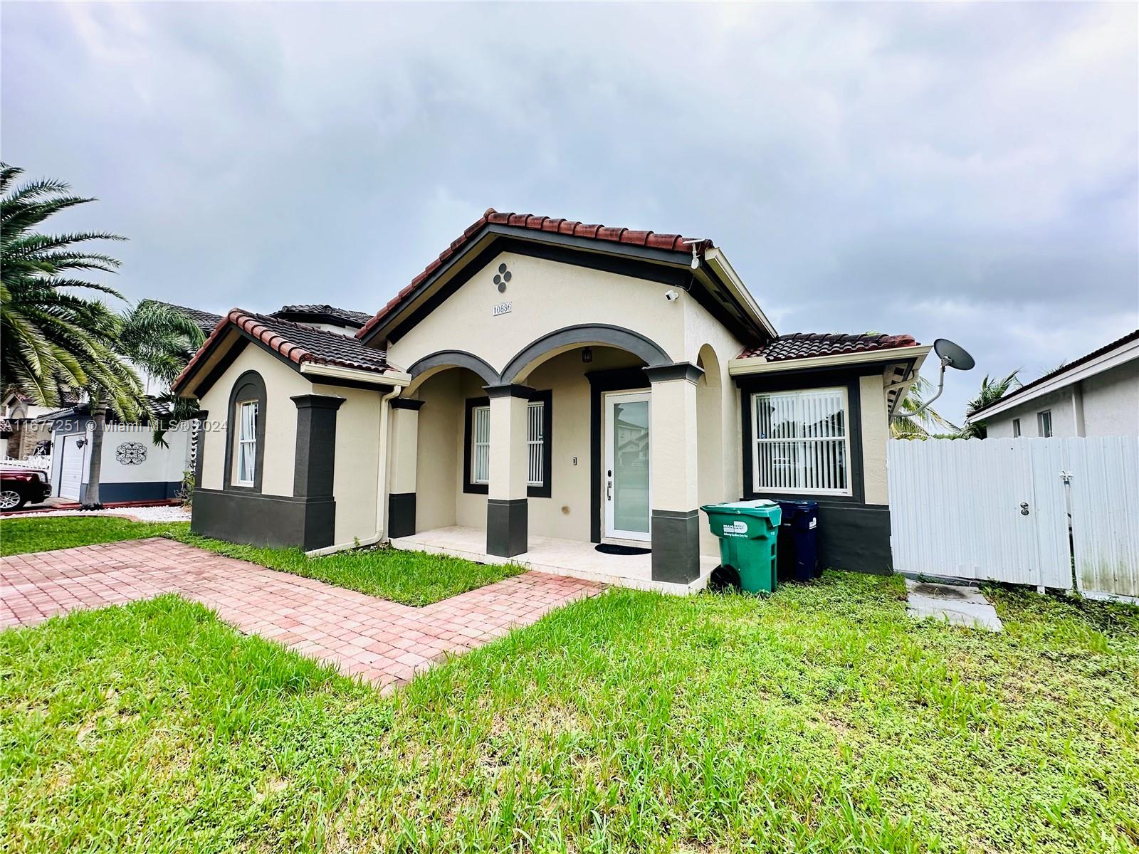 10886 SW 242nd St, Homestead, Florida image 3