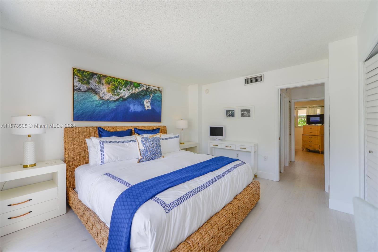 881 Ocean Dr #TH31, Key Biscayne FL 33149