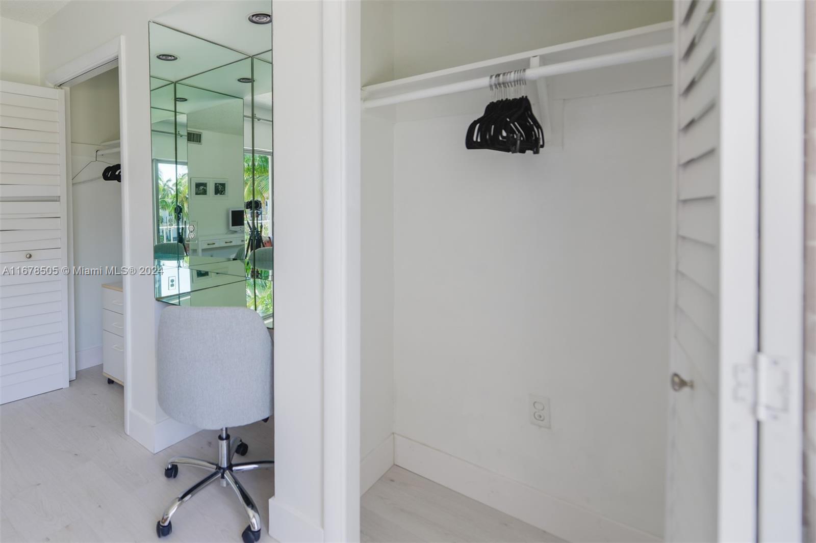 881 Ocean Dr #TH31, Key Biscayne FL 33149