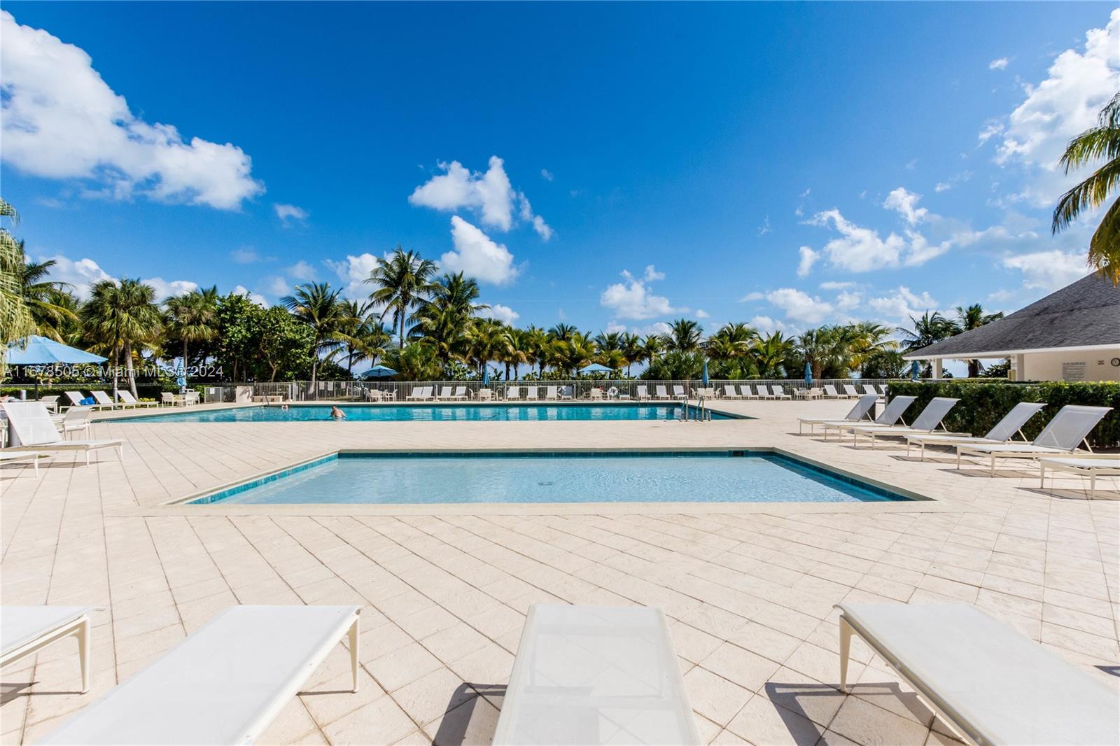 881 Ocean Dr #TH31, Key Biscayne FL 33149