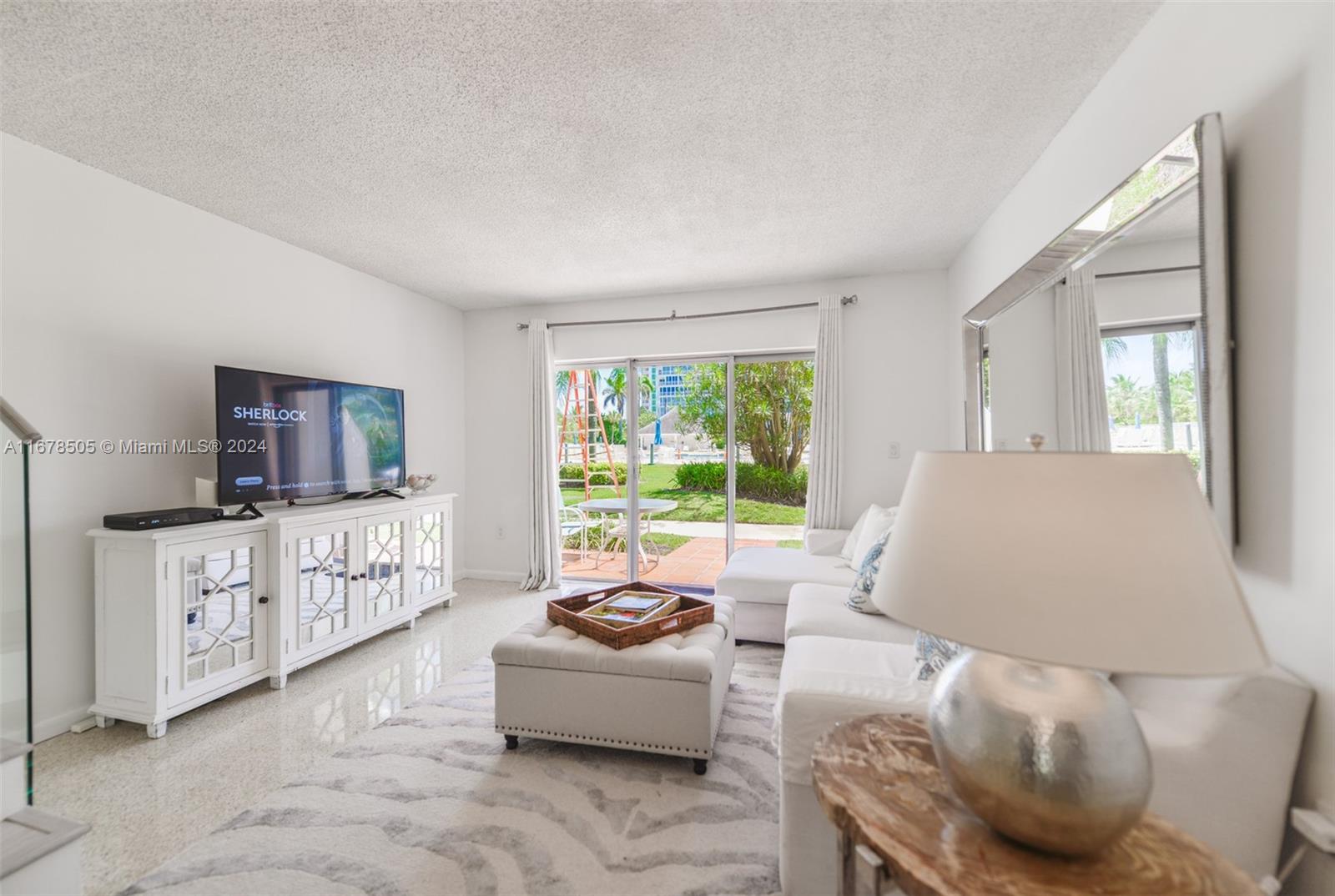 881 Ocean Dr #TH31, Key Biscayne FL 33149