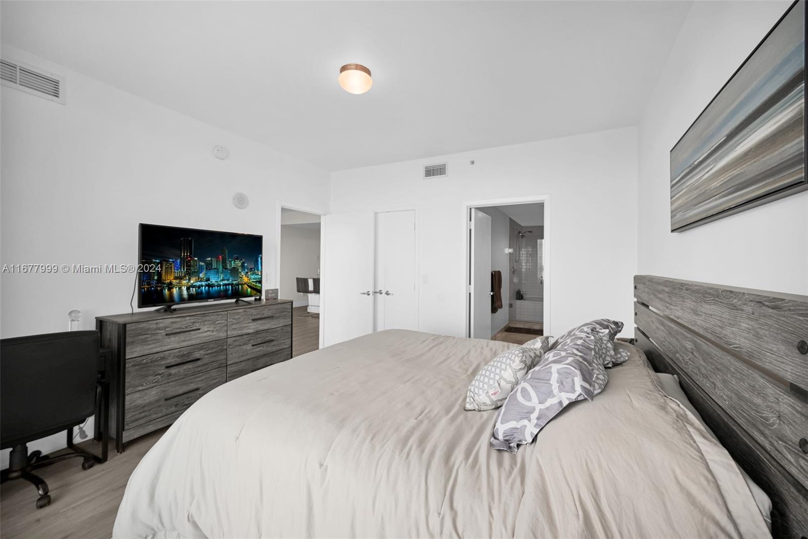 888 Biscayne Blvd #4102, Miami FL 33132