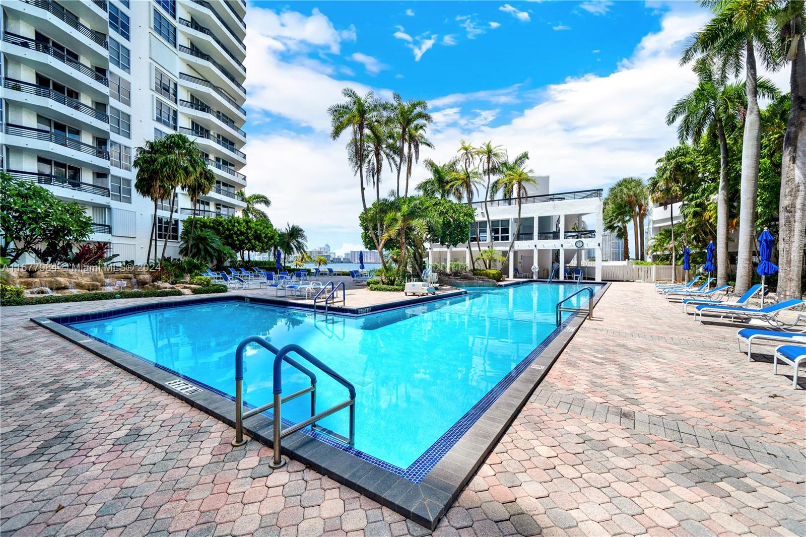 3600 Mystic Pointe Dr #1515, Aventura FL 33180