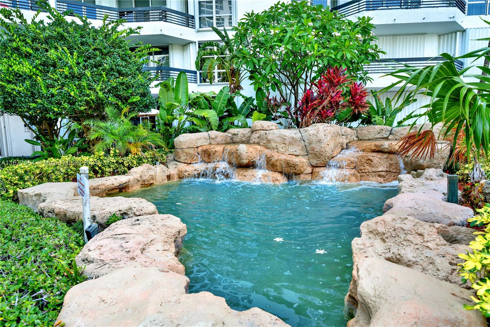 3600 Mystic Pointe Dr #1515, Aventura FL 33180