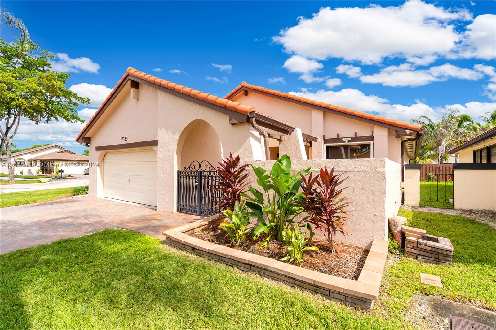 17353 NW 62nd Pl, Hialeah, Florida image 3