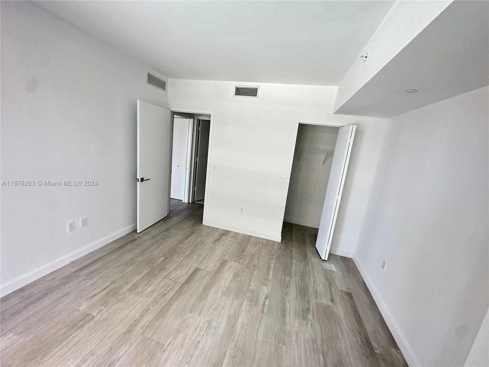 55 SW 9th St #1202, Miami FL 33130