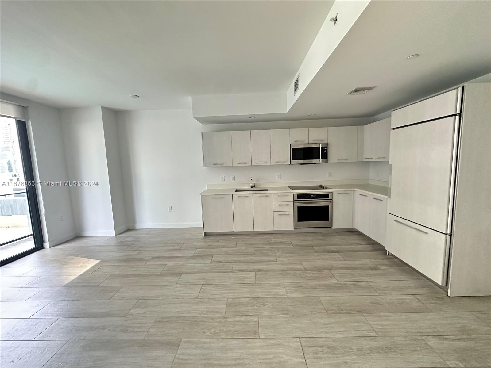 55 SW 9th St #1202, Miami FL 33130