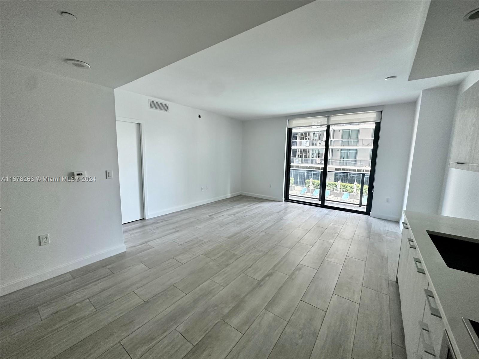55 SW 9th St #1202, Miami FL 33130