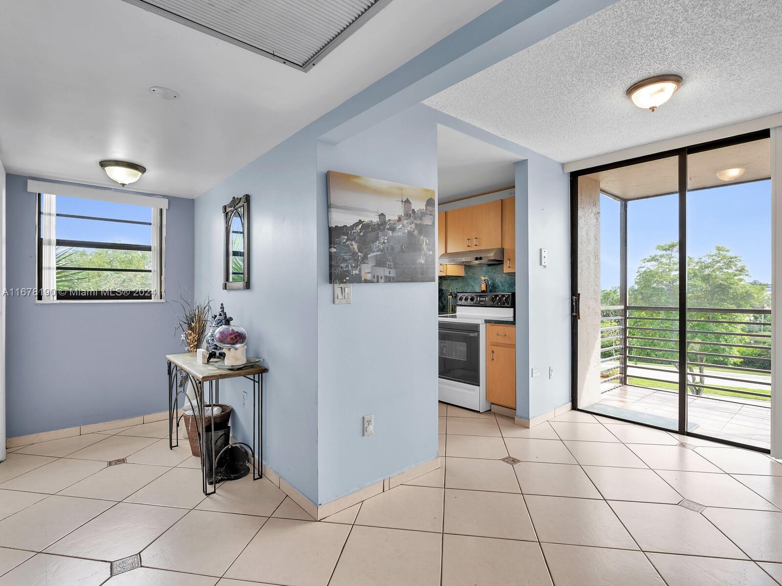 900 Colony Point Cir #401, Pembroke Pines, Florida image 4