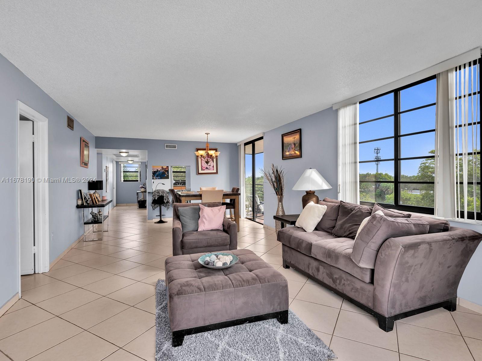 900 Colony Point Cir #401, Pembroke Pines, Florida image 6