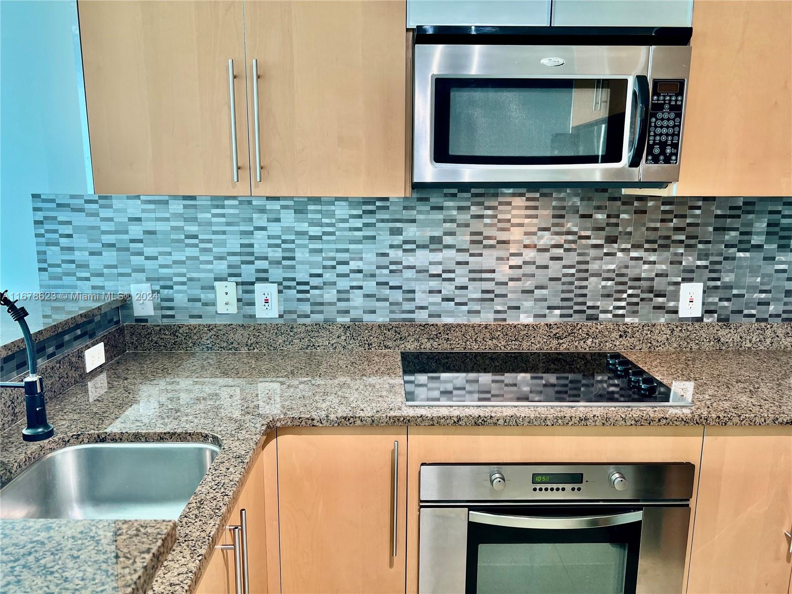 300 S Biscayne Blvd #3011, Miami FL 33131
