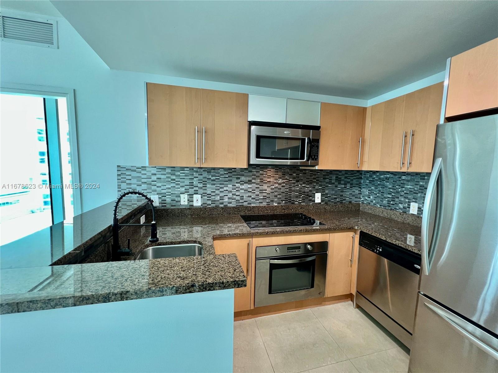 300 S Biscayne Blvd #3011, Miami FL 33131