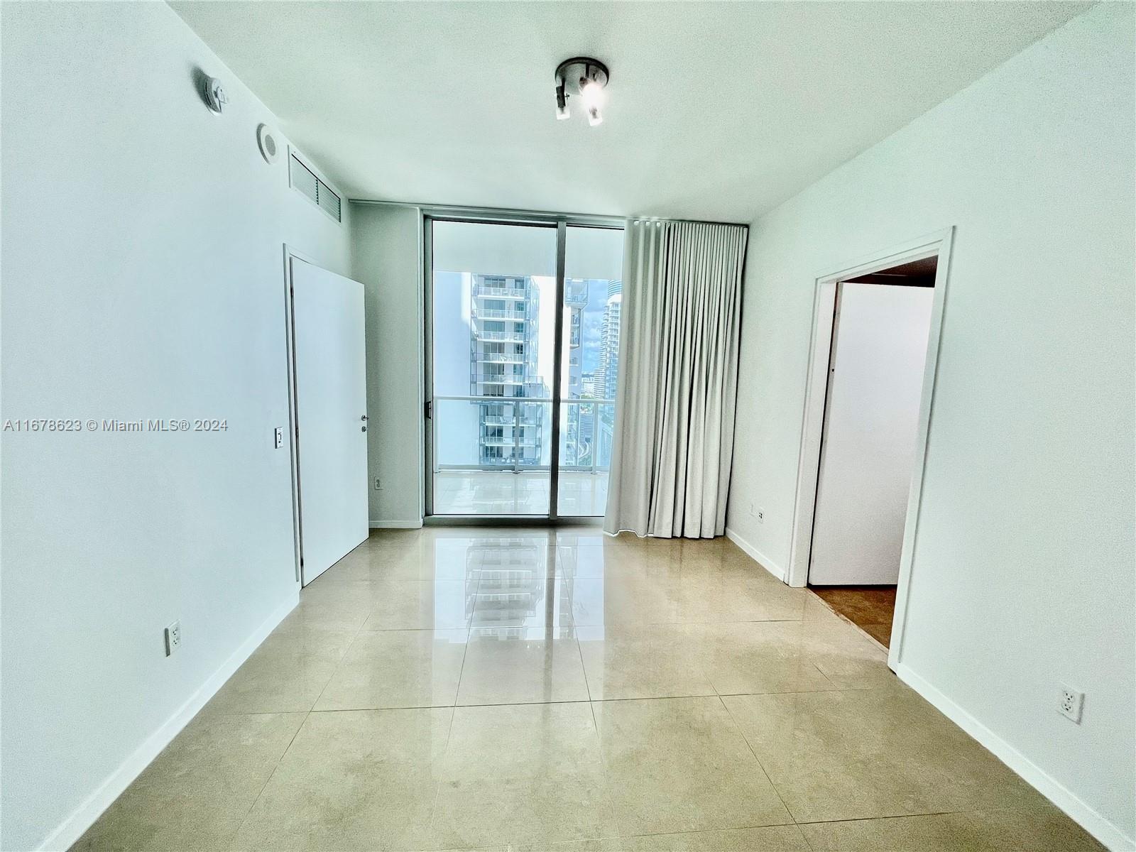 300 S Biscayne Blvd #3011, Miami FL 33131