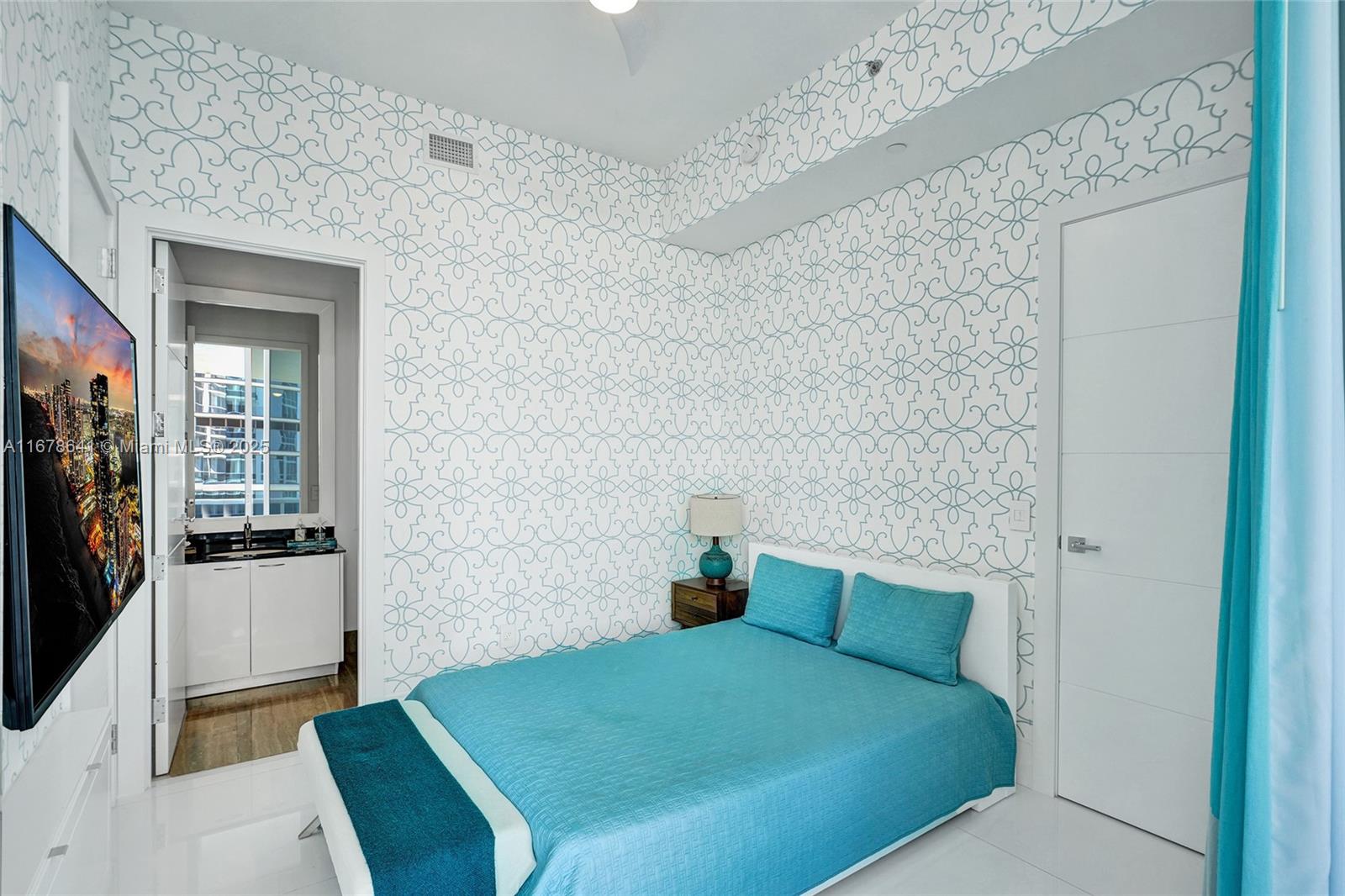 15811 Collins Ave #3302, Sunny Isles Beach FL 33160