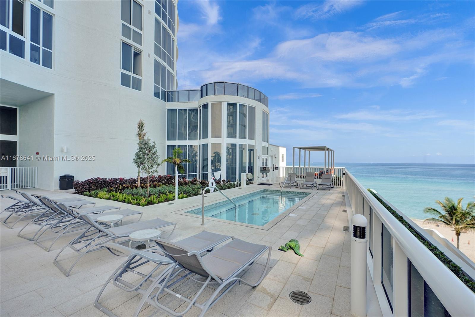 15811 Collins Ave #3302, Sunny Isles Beach FL 33160