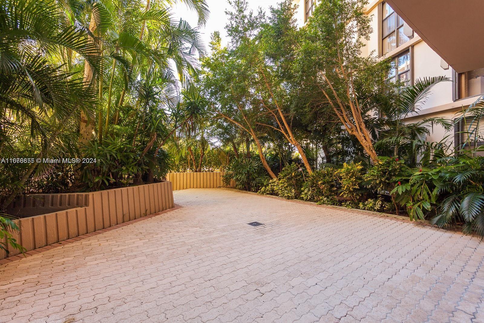 1121 Crandon Blvd #D106, Key Biscayne, Florida image 17