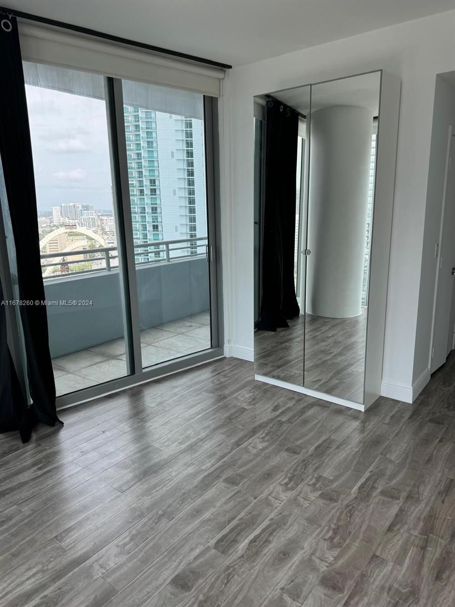 888 Biscayne Blvd #2801, Miami FL 33132