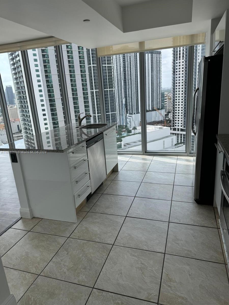 888 Biscayne Blvd #2801, Miami FL 33132