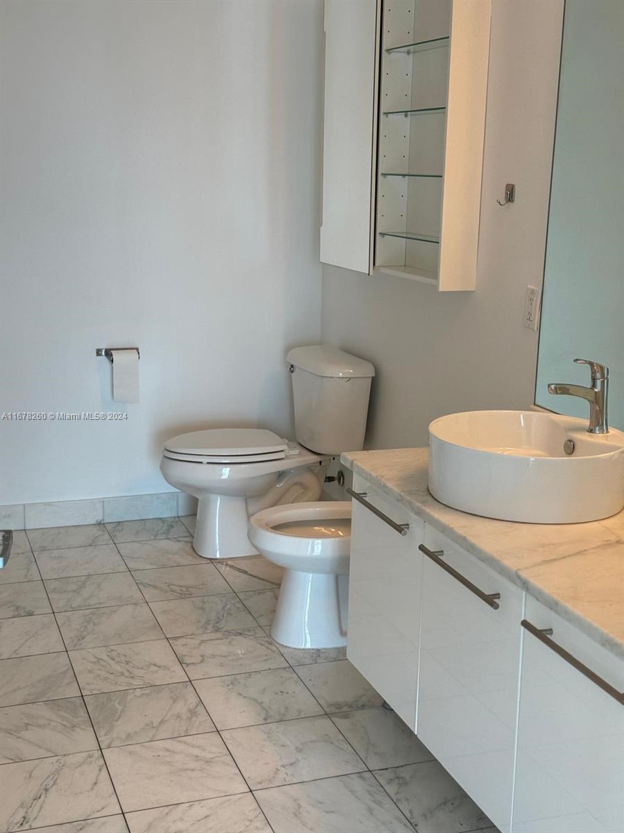 888 Biscayne Blvd #2801, Miami FL 33132