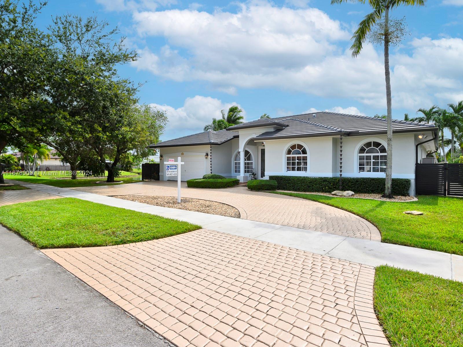 9026 NW 173rd Ter, Hialeah, Florida image 8