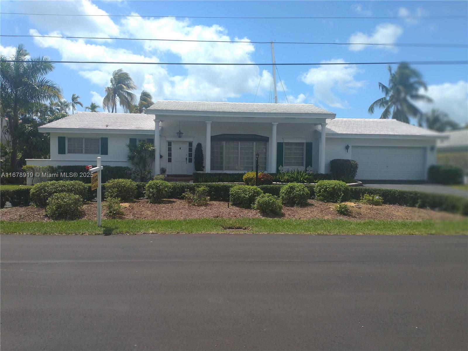 House for Sale in North Miami Beach, FL