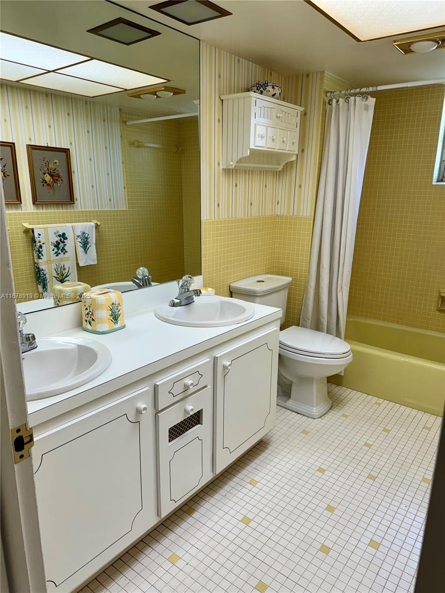3440 NE 170th St, North Miami Beach, Florida image 15
