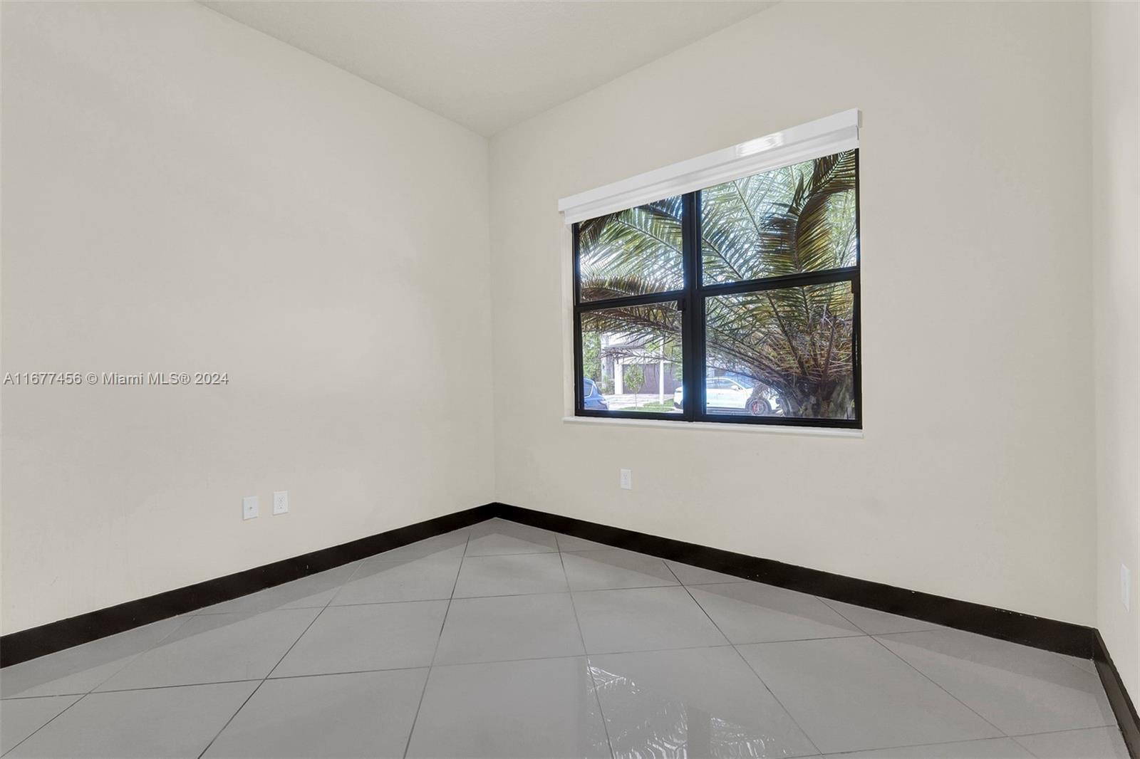 8900 NW 160th Ter, Miami Lakes, Florida image 6