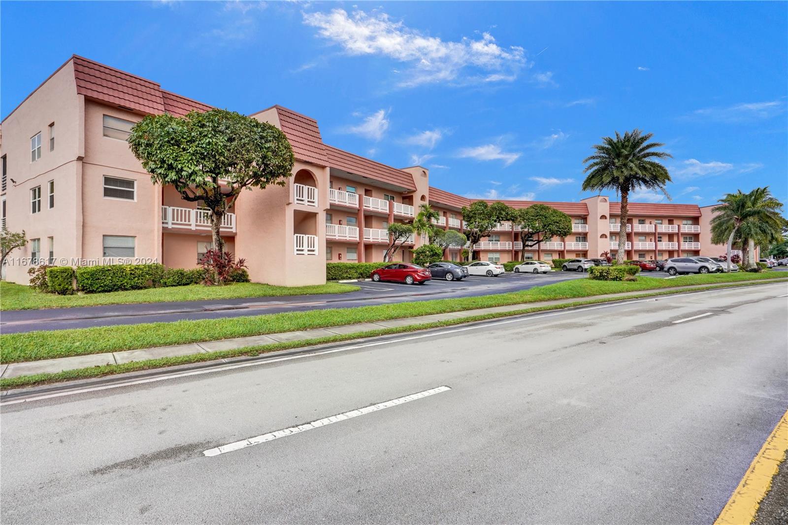 9461 Sunrise Lakes Blvd #307, Sunrise, Florida image 35