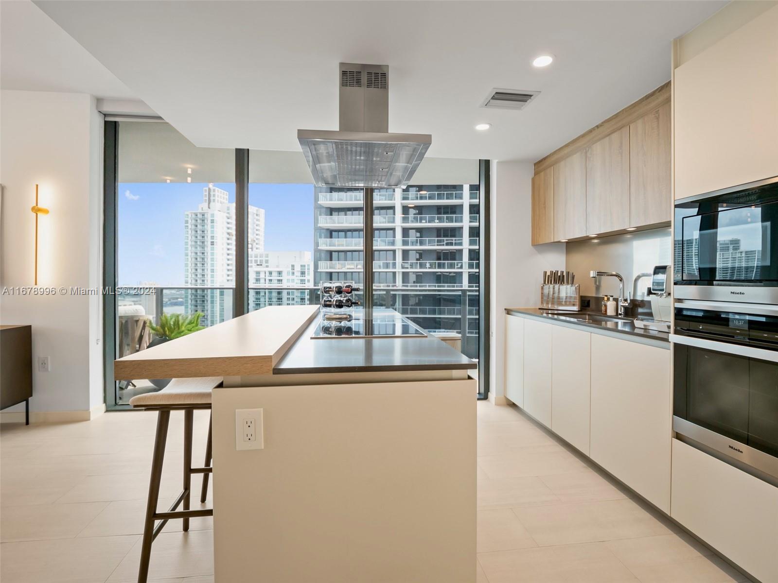 1000 Brickell Plz #4215, Miami FL 33131