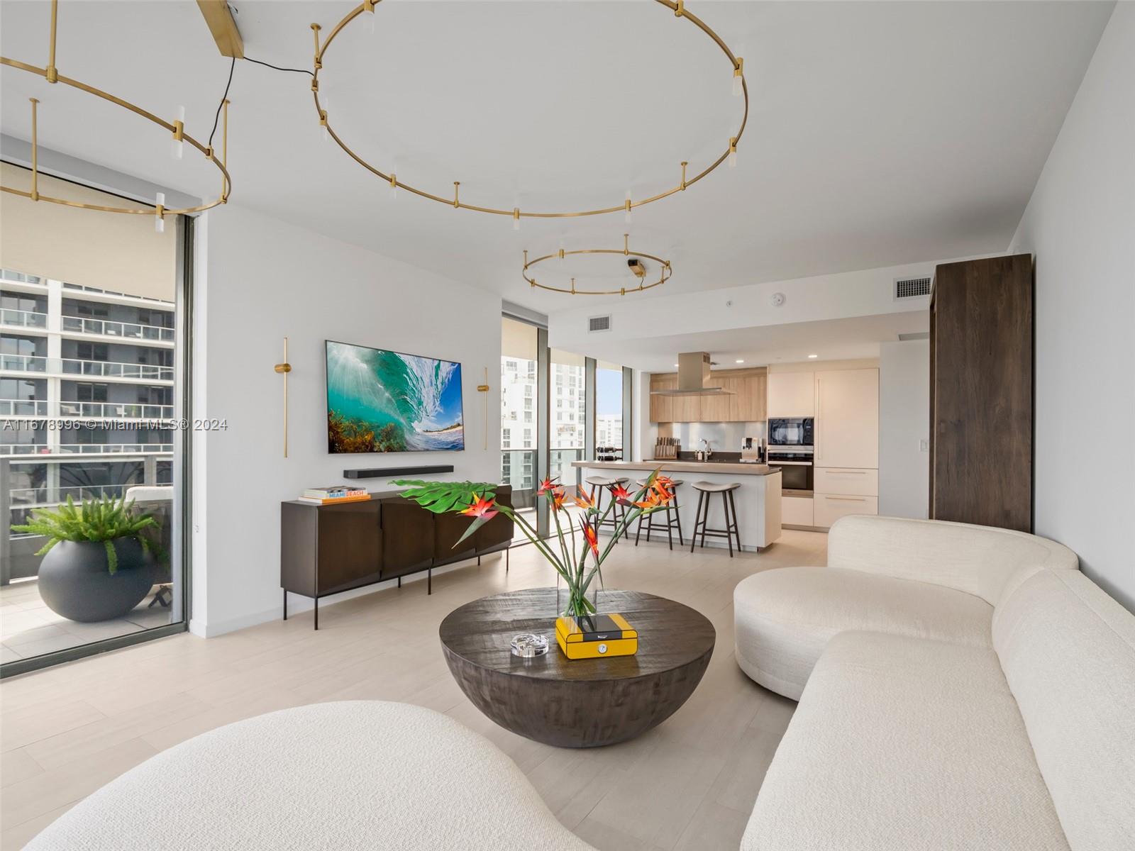 1000 Brickell Plz #4215, Miami FL 33131