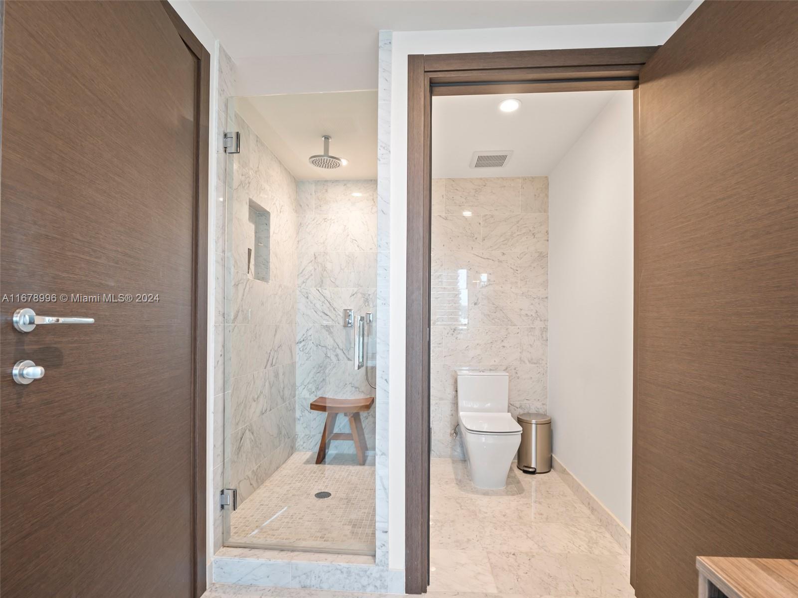 1000 Brickell Plz #4215, Miami FL 33131