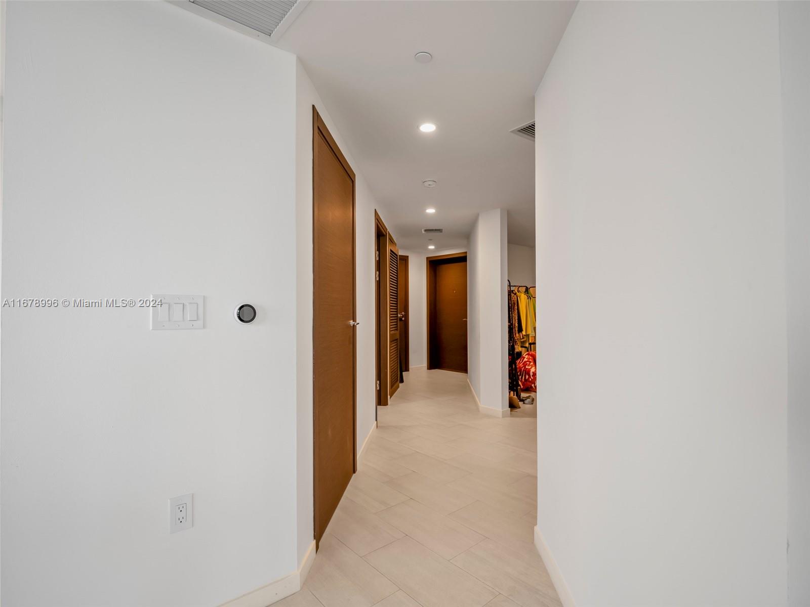 1000 Brickell Plz #4215, Miami FL 33131