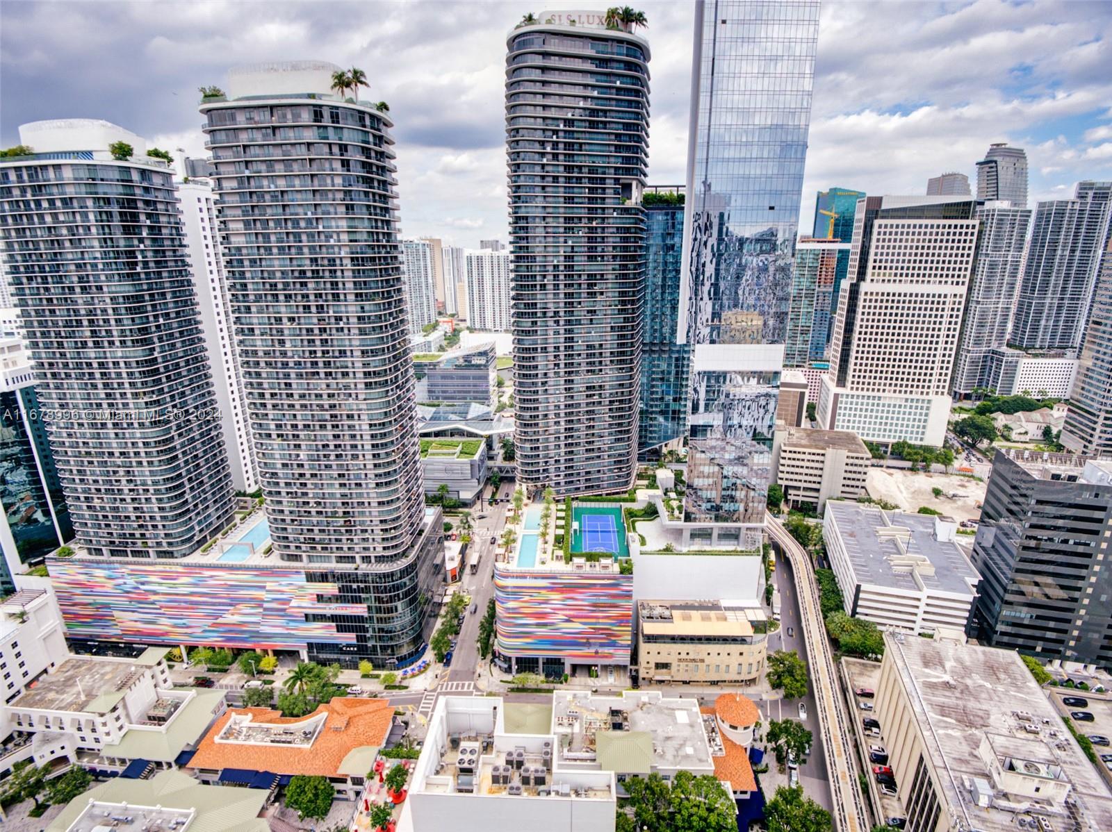 1000 Brickell Plz #4215, Miami FL 33131