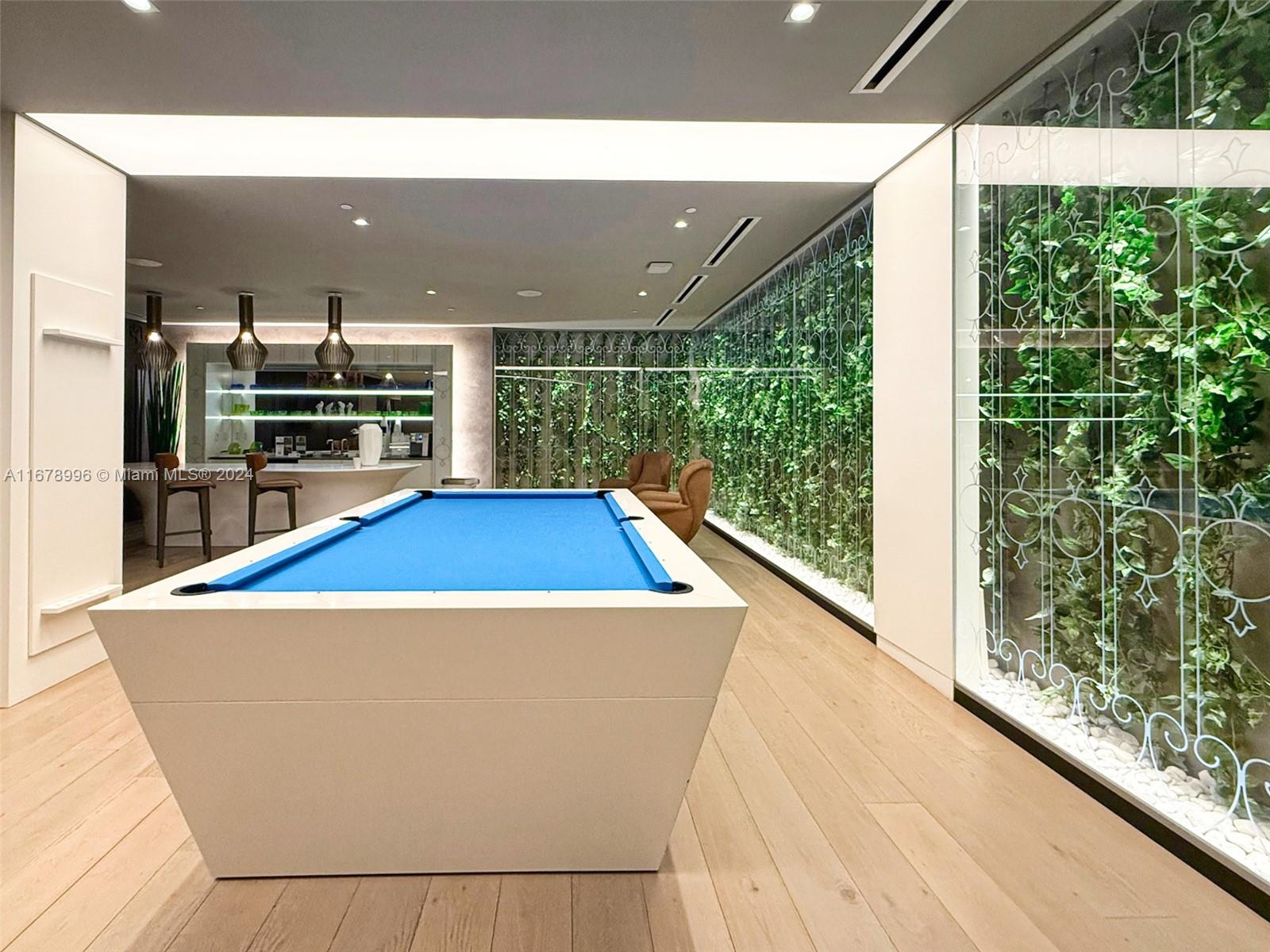 1000 Brickell Plz #4215, Miami FL 33131