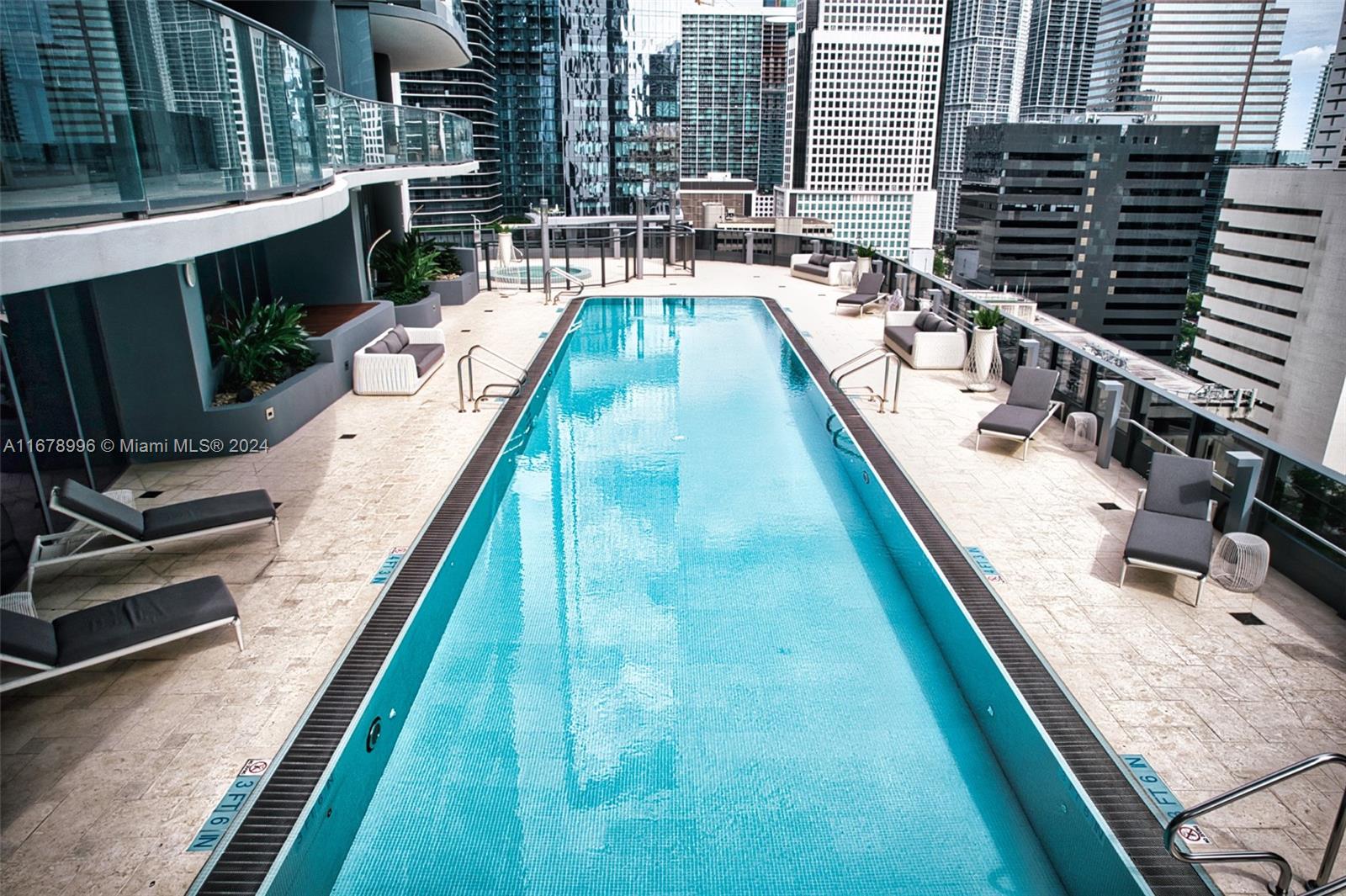1000 Brickell Plz #4215, Miami FL 33131