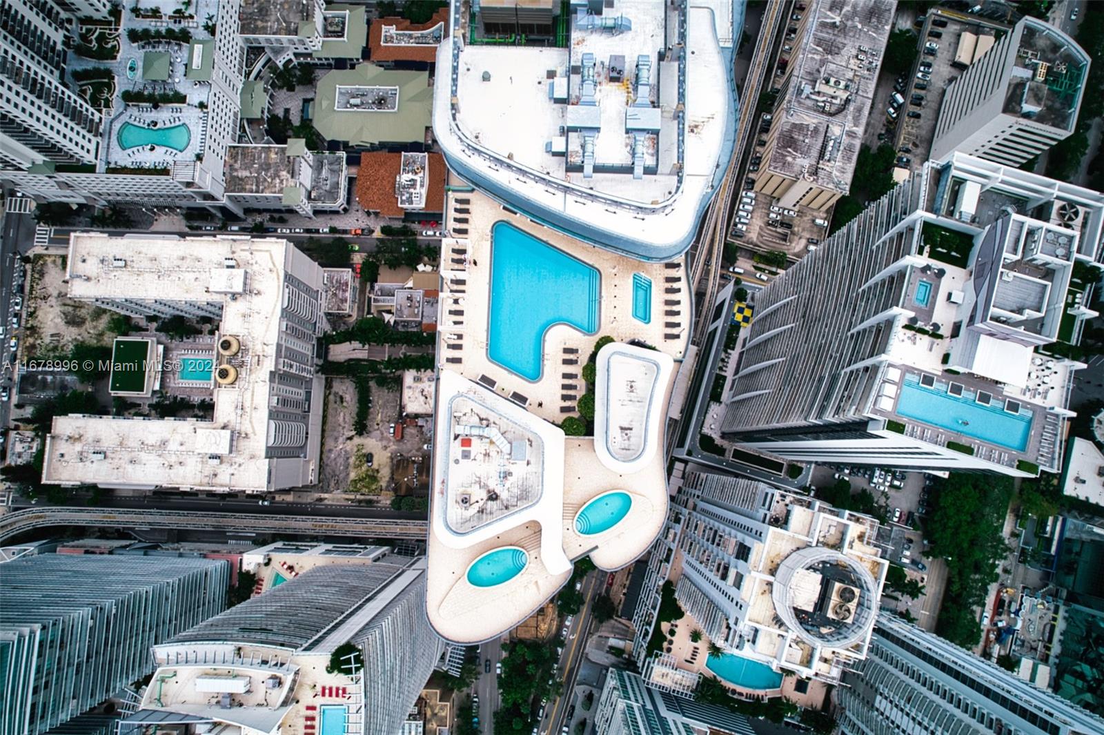 1000 Brickell Plz #4215, Miami FL 33131