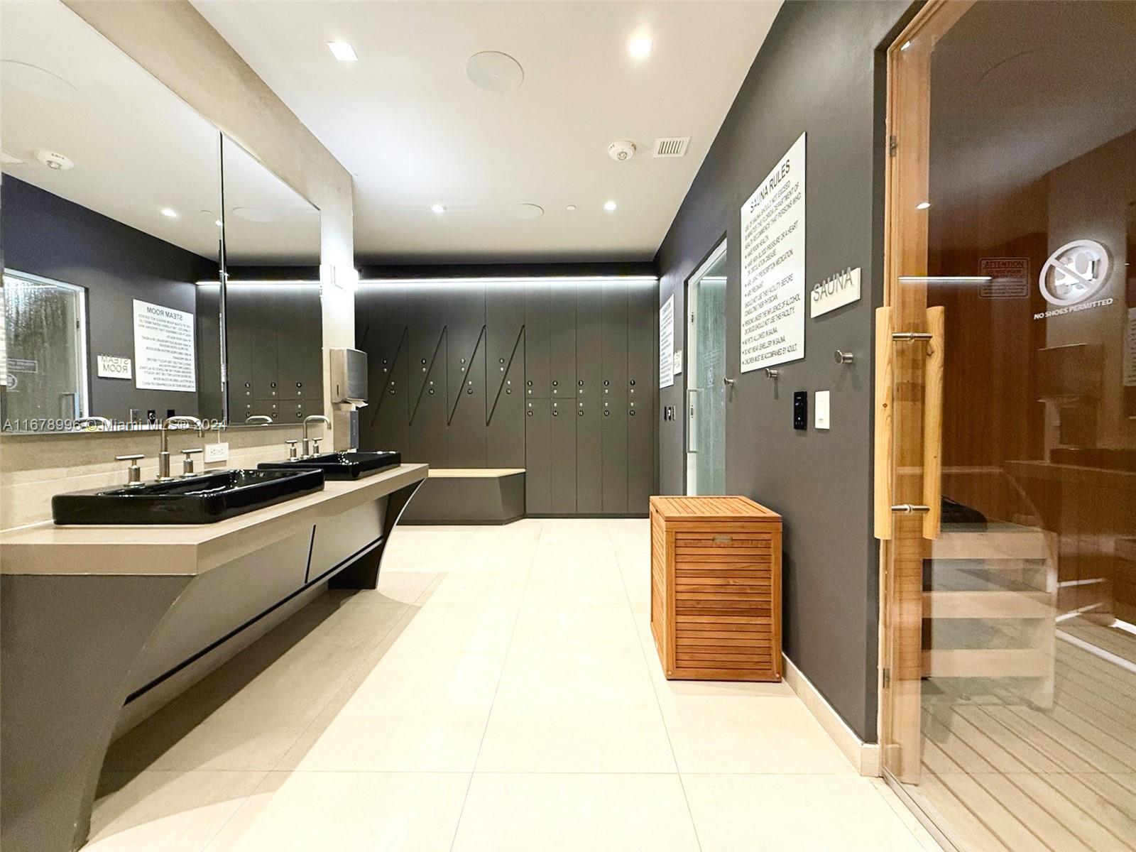 1000 Brickell Plz #4215, Miami FL 33131