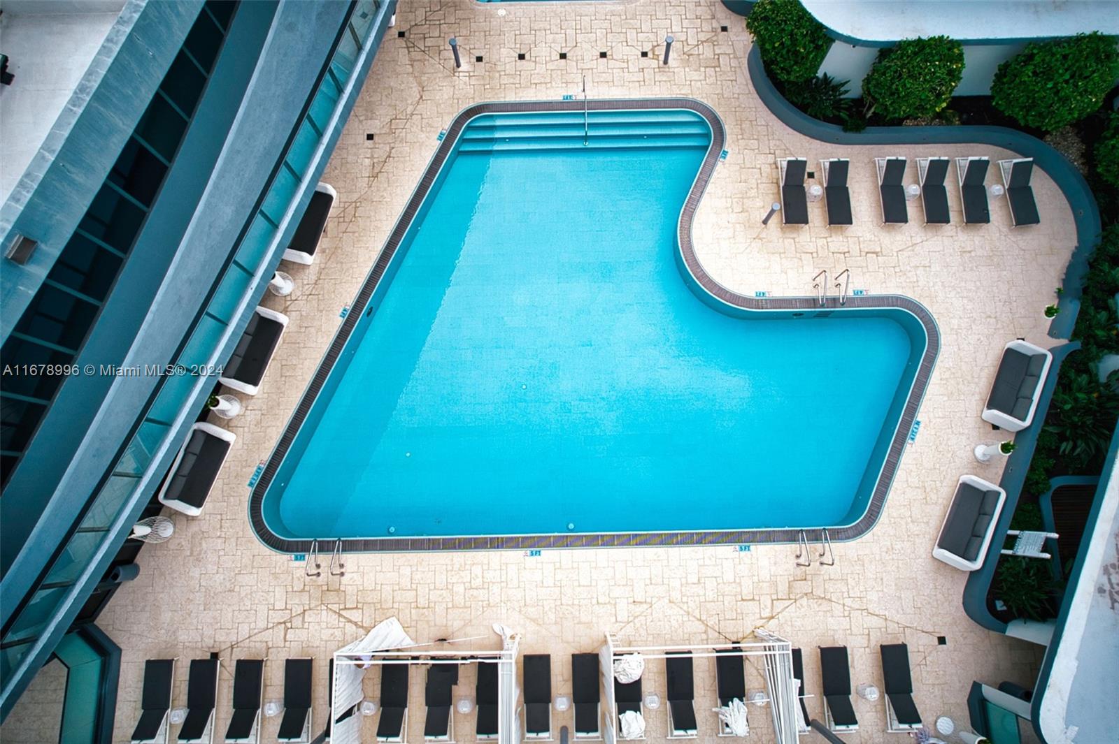 1000 Brickell Plz #4215, Miami FL 33131