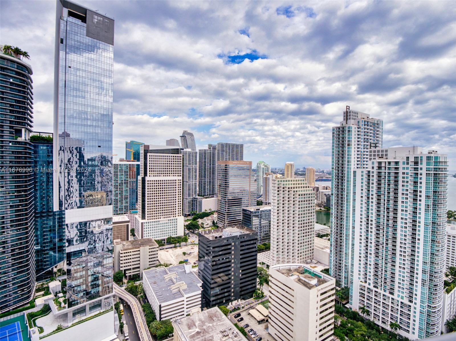 1000 Brickell Plz #4215, Miami FL 33131