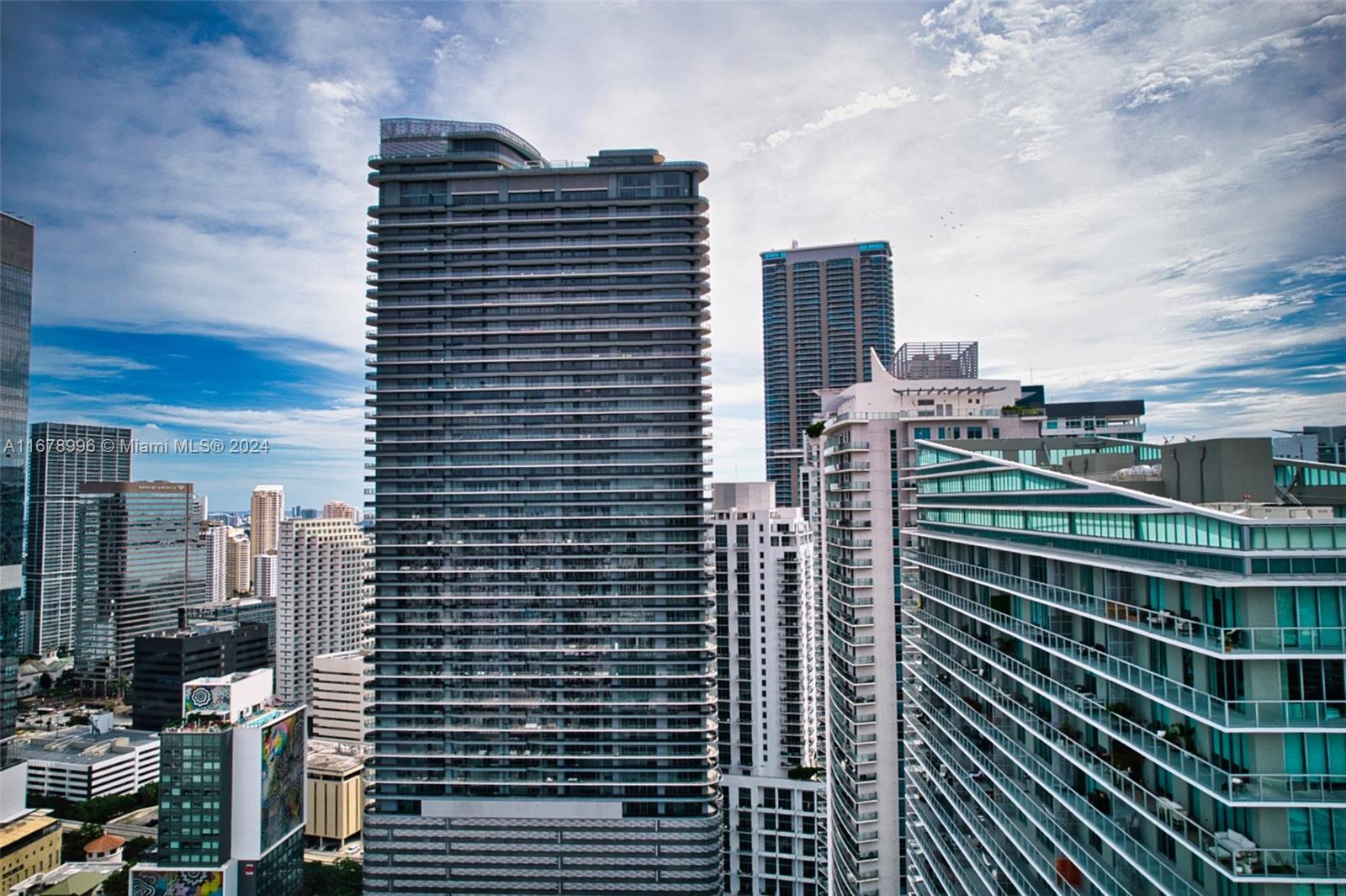 1000 Brickell Plz #4215, Miami FL 33131